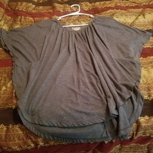 Dressy and flowy gray top m